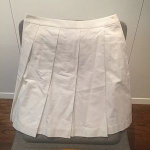 Theory White 100% Cotton Skirt with lining. Size 2